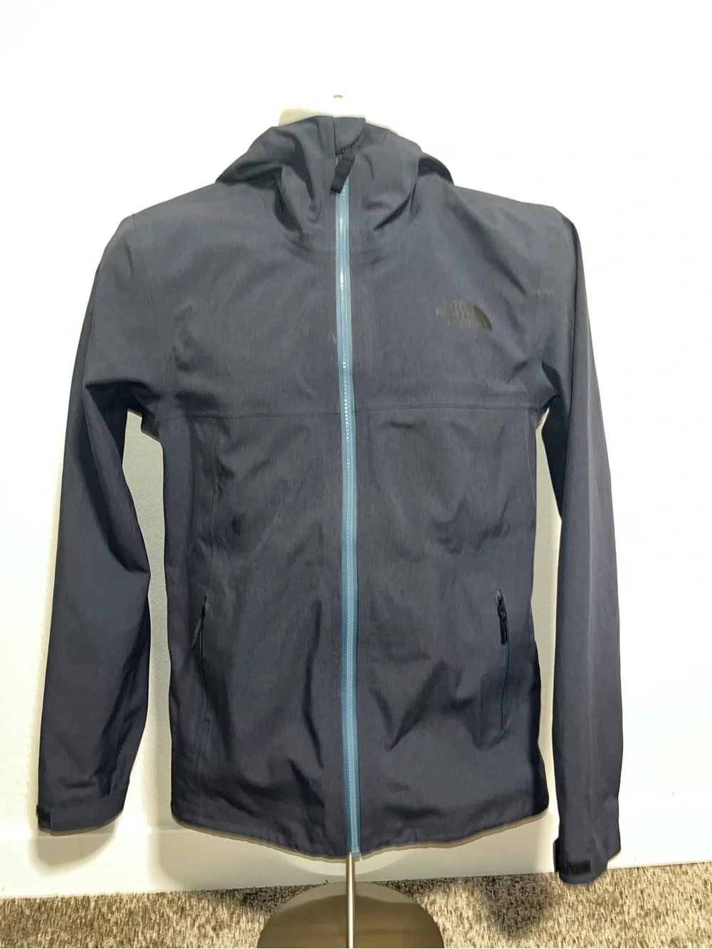 The North Face Men's Gray HyVent Hooded Ski Jacket Shell Size S Euc
